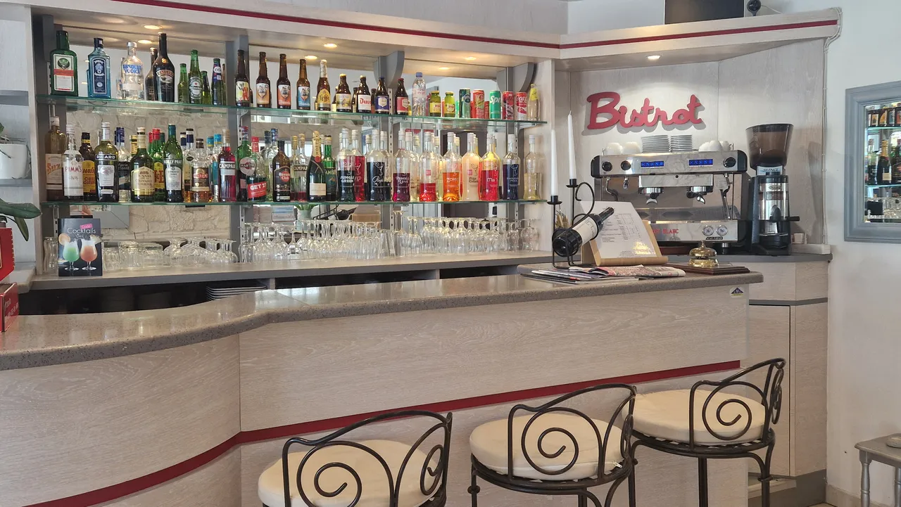 bar